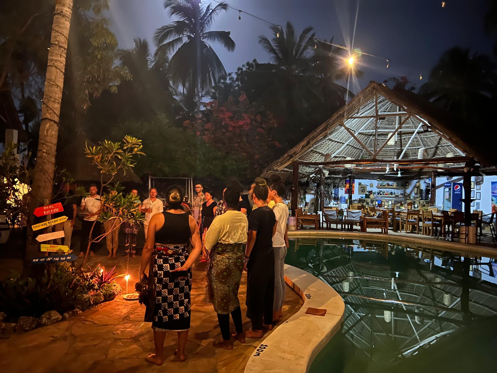 Seară la retreatul de iboga, Ananda Villa Zanzibar