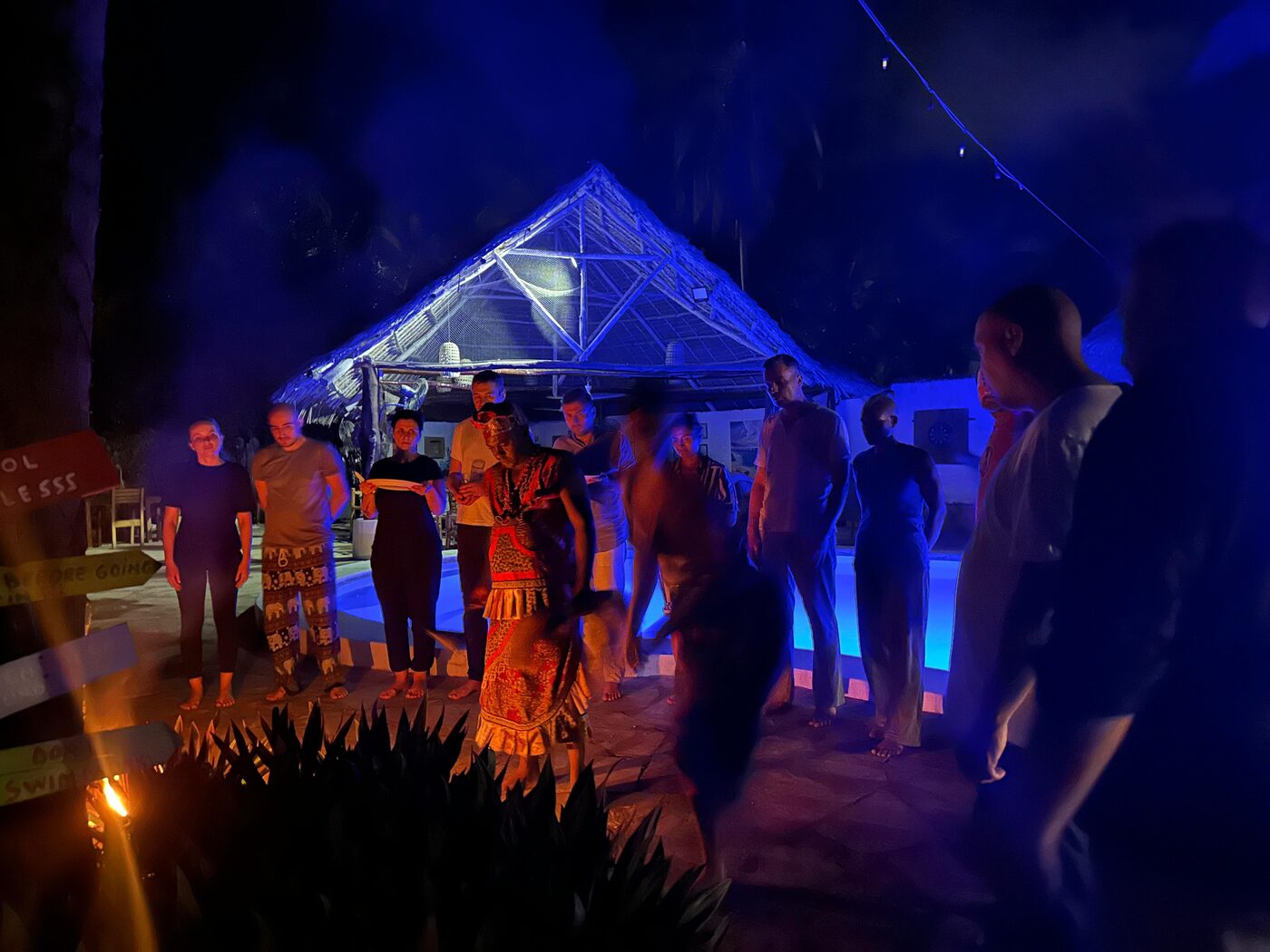 Ceremonie de seară la retreatul de iboga, Zanzibar